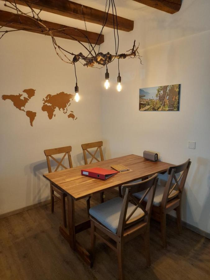 Studio Chez Un Vigneron Au Village Au 2Eme Etage Sans Ascenseur Villeneuve Exterior photo